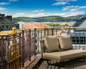 Hilton Vienna Plaza - וינה - מרפסת