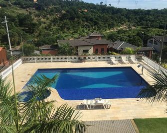 Country house with large heated pool and artificial turf soccer field. - Itupeva - Piscina