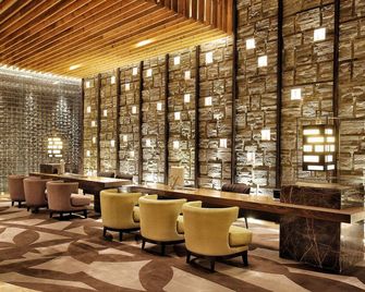 تي إس سويتس سيمينياك بالي - كوتا - ردهة