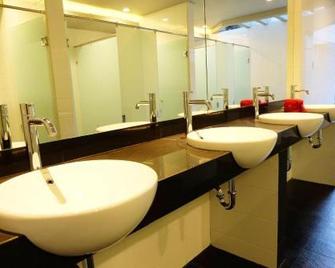 Zen Hostel Gubeng Station 2 - Surabaya