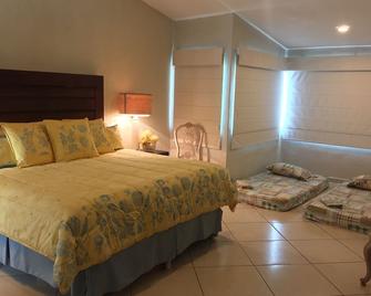 Beach house in Manzanillo with swimming pool and tennis court with a/c - Manzanillo - Bedroom
