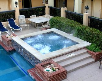 Days Inn Longview South - Longview - Uima-allas