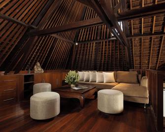 Villa Leona Suweta Ubud by Nakula - Ubud - Living room