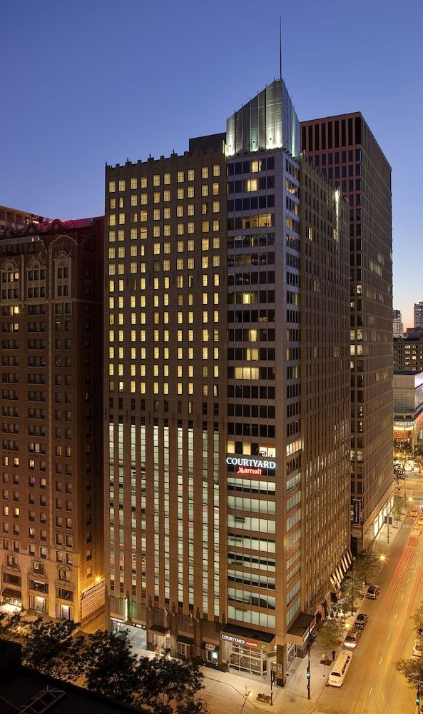 Courtyard by Marriott Chicago Downtown/Magnificent Mile - שיקאגו - בניין