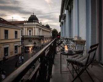 ميزون رويال - بلغراد - شرفة