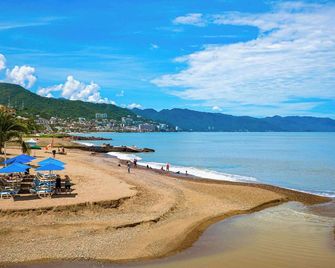 Stunning Beachfront Condo - Sea Views & Pools - Pto Vallarta - Playa