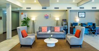 Comfort Inn & Suites - Terrace - Lobby