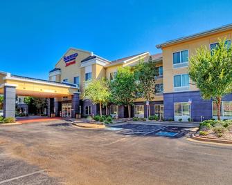 Fairfield Inn and Suites by Marriott Edmond - Edmond - Building