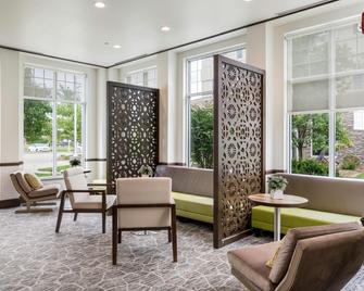 Hilton Garden Inn Ames - Ames - Lounge
