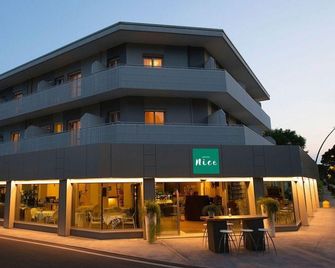 Nice Hotel Bibione - Bibione - Bâtiment