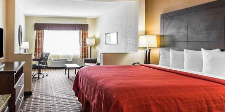 Image of hotel: Quality Suites Convention Center - Hickory