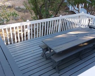 Charming cabin in historical Pine Valley - Pine Valley - Balcony