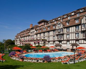 Hôtel Barrière L'Hôtel du Golf Deauville - Deauville - Edificio
