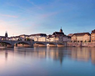 بولمان بازل أوروبا - بازل - مبنى