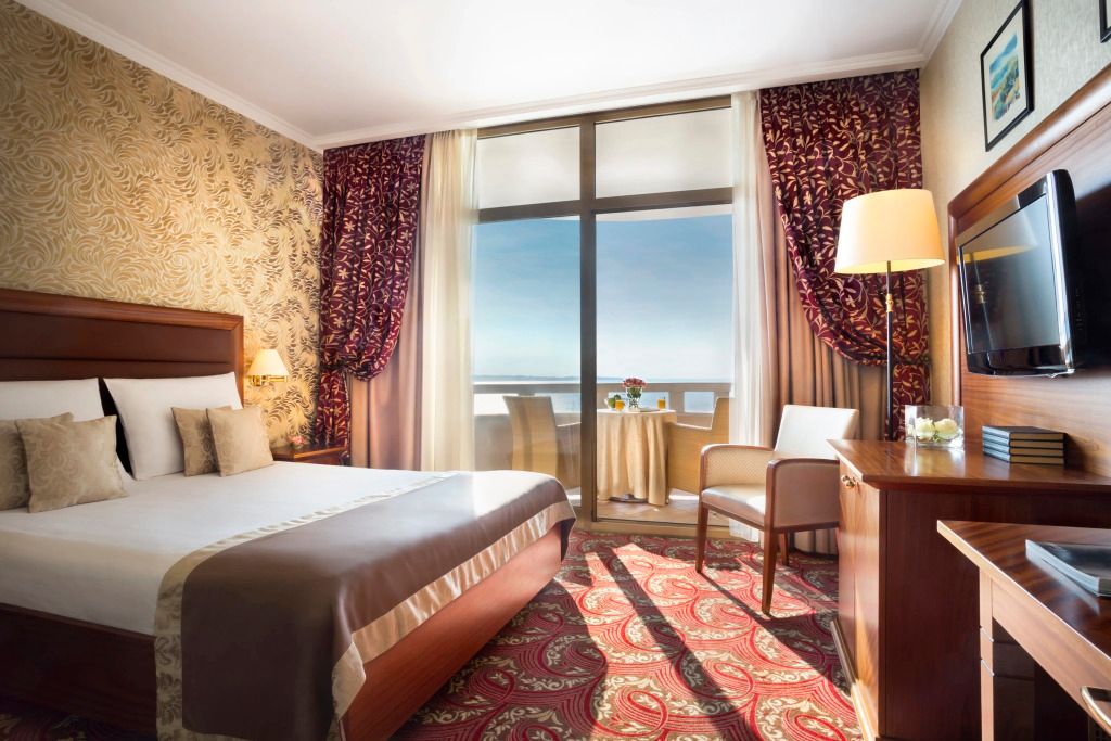 ريميسينز بريميوم هوتل متروبول