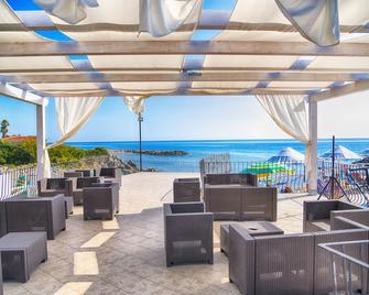Hotel Delle Stelle Beach Resort - Sangineto - Pátio