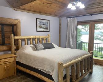 Lodge at Lotus Lake - Dresser - Bedroom