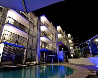 Merrima Court Holidays - Caloundra - Building