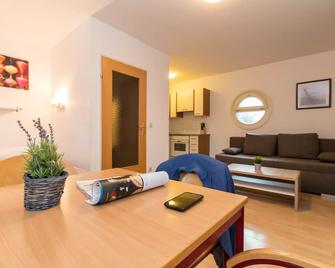 Apartment Hofwiesengasse - Viena - Sala de estar