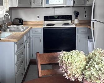Saint Lawrence River Chalet - Ogdensburg - Kitchen
