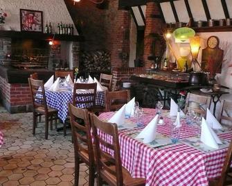 Hôtel Les Paturelles Rest. La Pen'tière - Avesnelles - Restaurace