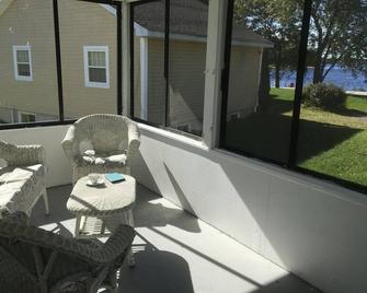 Rosebank Cottage, on the River Miramichi - A Moment of Peace - Miramichi - Balkon