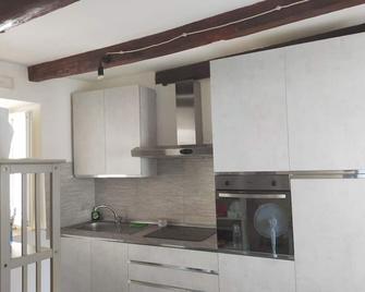Il Buchetto Casa vacanza centro storico Potenza Picena - Potenza Picena - Cucina