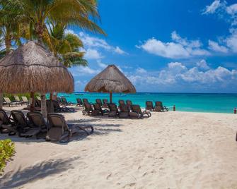 The Elements Oceanfront & Beachside Condo Hotel - Playa del Carmen - Beach