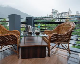 Orchid Hotel And Hostel - Rishikesh - Balcony