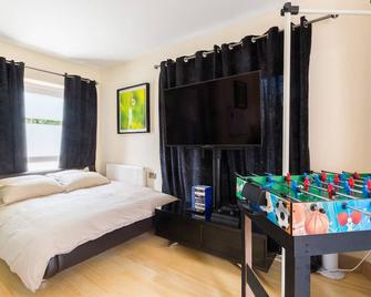 Umbrella Properties Private Apartment Birmingham - Birmingham - Yatak Odası