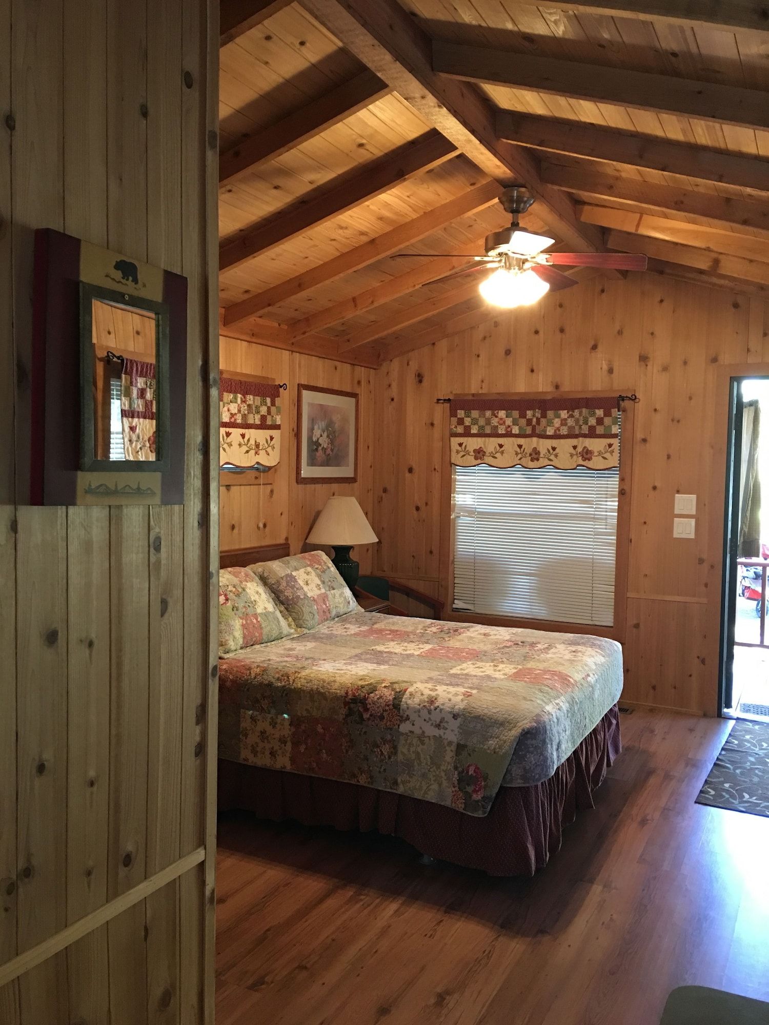 Bedroom view of Lake View Lodge