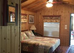 Lake View Lodge - Lee Vining - Bedroom