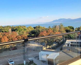 2 Bed/2 Bath Penth House w/ Private Roof Top at Lago Luna, Chante - Jocotepec - Balkon