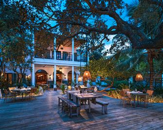 Itz'ana Resort & Residences - Seine Bight Village - Patio