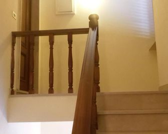 Gessy's is an apartment with two double bedrooms and bunk beds. - Lucca - Aufgang