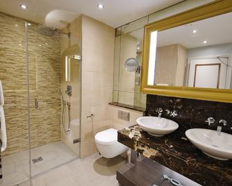 Grosvenor Pulford Hotel & Spa - Chester - Bathroom