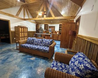 Howler Landing Vacation Rental your home away from home - Bermudian Landing