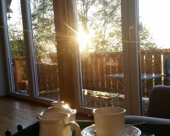 Exceptional apartment with great views, good Wi-Fi, wood-burning stove - Nachtsheim - Balcón