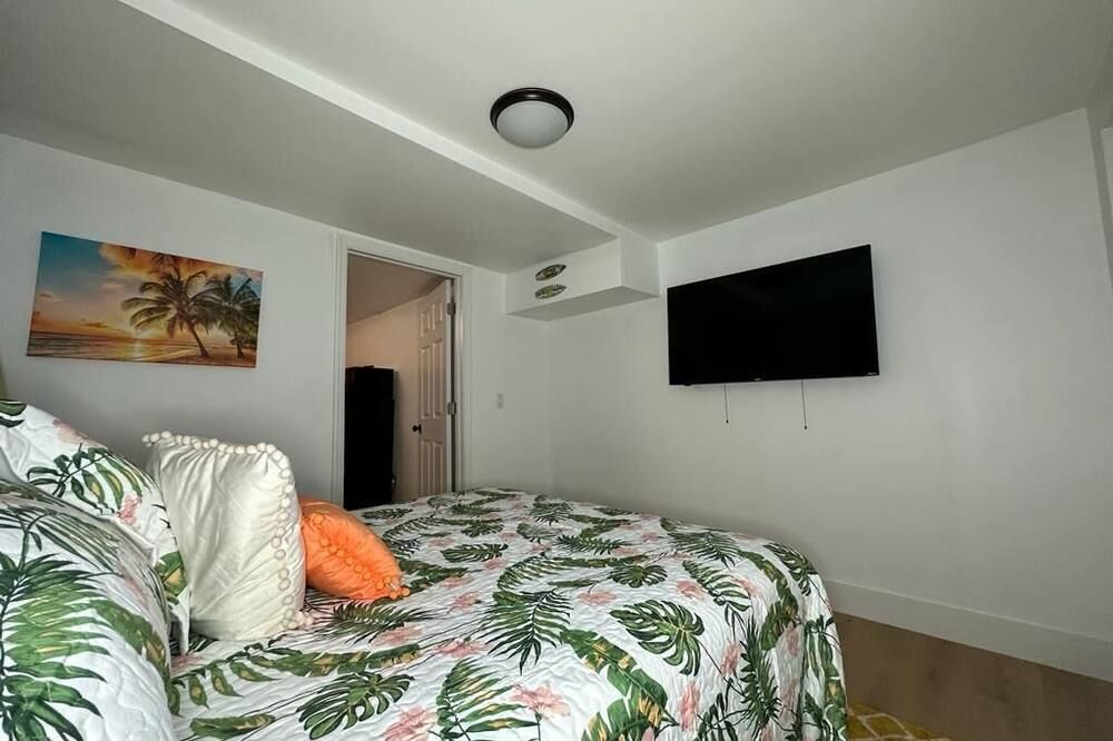 Sleeps 3, Casa Tropical in Miami - מיאמי - חדר שינה