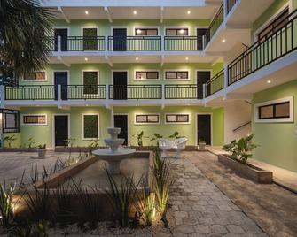 Hotel Kuxtal - Valladolid - Gebäude