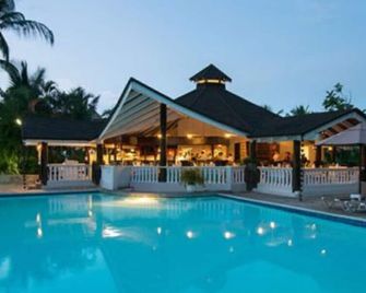 All Inclusive Paradise Getaway 'Honeymoon Suite' - סוסוה - בריכה