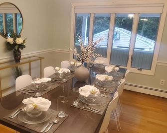 Norwood Luxe Suite- Pet friendly & Commuter friendly - Norwood - Sala pranzo