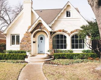 UniversityPark Home in perfect location, prime Highland Park & SMU proximity - Dallas