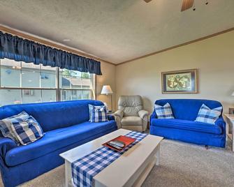 Houghton Lake House W/fire Pit - 2 Mi to Trails! - Houghton Lake