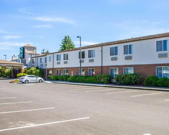 Quality Inn and Suites Longview Kelso - Longview - Building