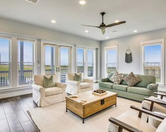 Skin and Bones - Galveston - Living room