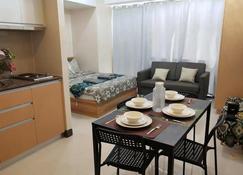 Cozy Studio Unit @ Viceroy Condo, Mckinley Taguig - Taguig - Matsal