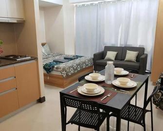 Cozy Studio Unit @ Viceroy Condo, Mckinley Taguig - Taguig - Dining room
