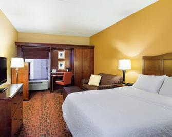 Comfortable Room Near I-76 with Free Breakfast – Perfect for Leisure and Work - Carlisle