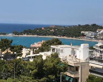 Athens Riviera- Chic Vouliagmeni -- Top Location Terpsihoris St 500 M From Beach - Vouliagmeni - Außenansicht